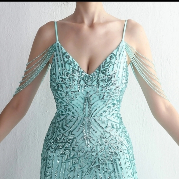 Mint Blue, V Neck, Sleeveless, Strapless, Draped Beads, Sequined Merm… - Picture 4 of 11